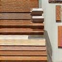 Icône représentant des échantillons de bois et une équerre